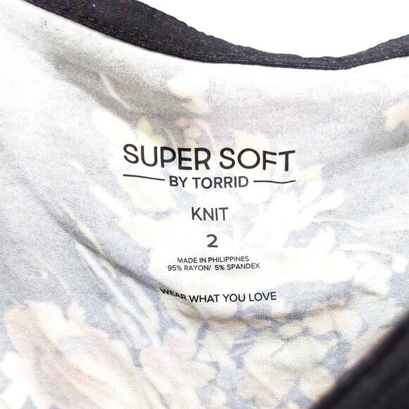 New Torrid Womens 2X Tunic Tee Floral Off-Shoulder Super Soft Short Sleeve - Picture 6 of 7